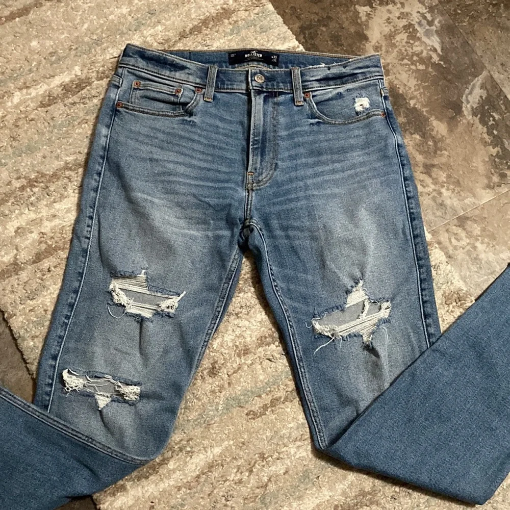 Men’s Hollister Jeans (Slim Straight) Distressed - (33x32) - Picture 2 of 8